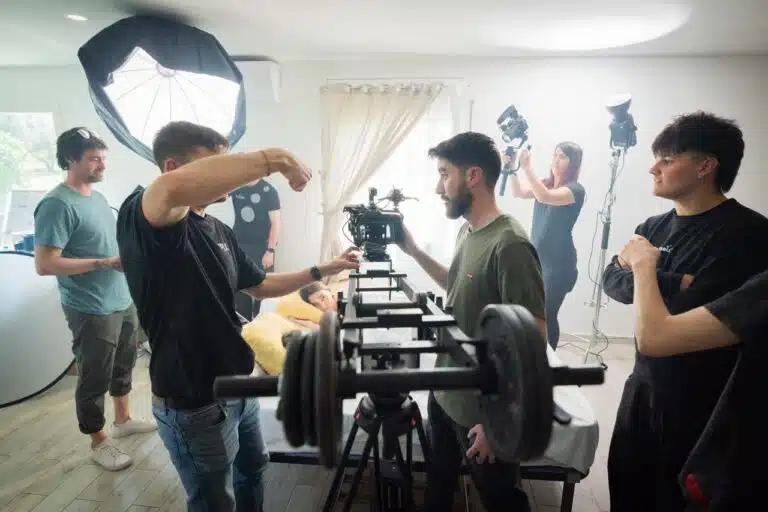 Equipo de Moüle, productora audiovisual premium, rodando en exteriores.