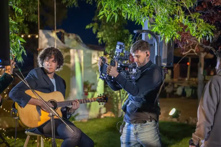 Equipo de Moüle, productora audiovisual premium, rodando en exteriores.