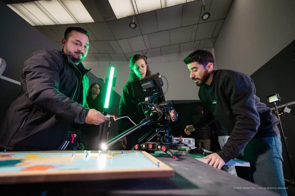 Equipo de Moüle, productora audiovisual premium, rodando en exteriores.