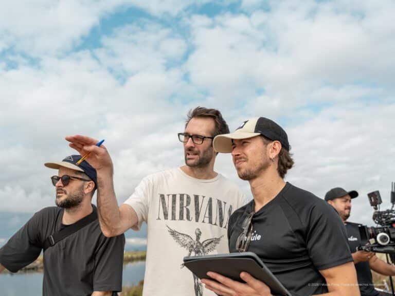 Equipo de Moüle, productora audiovisual premium, rodando en exteriores.